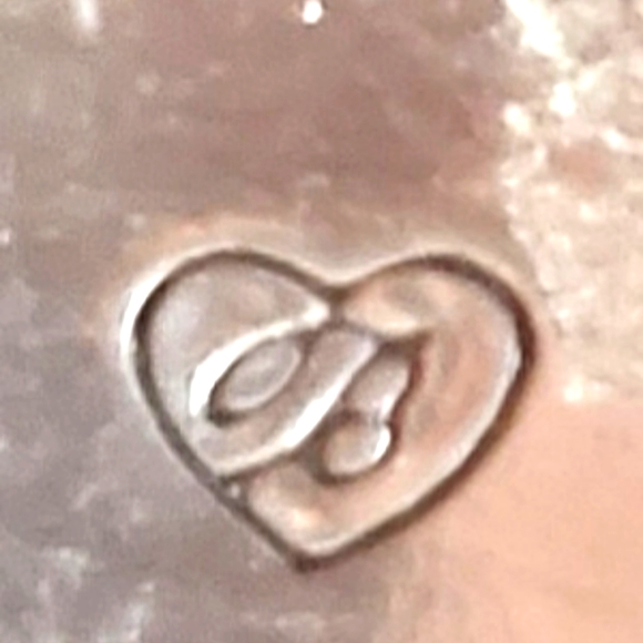 Brighton Bangle in heart tin - Picture 5 of 5